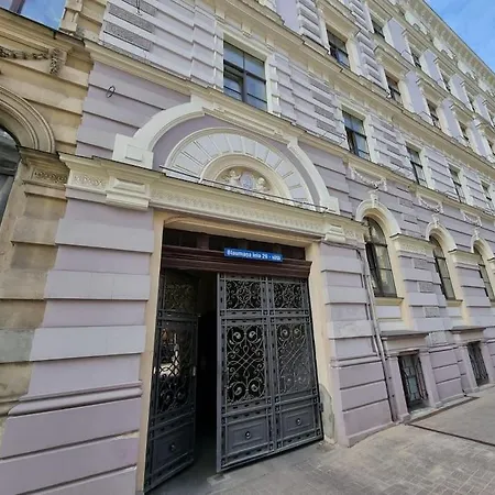 Art Deco One Bedroom In Downtown With Parking